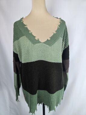 Simply Southern Distressed V-Neck Colorblock Sweater in Sage & Dark Green